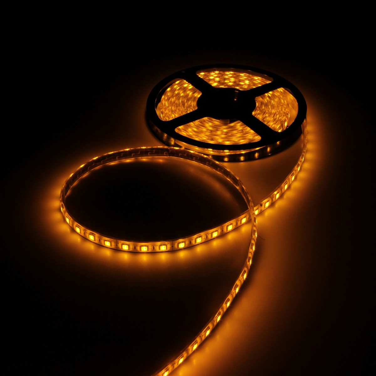 Светодиодная лента Luazon, 12В, SMD5050, длина 5 м, IP68, 60 LED ламп, 14.4 Вт/м, 14-16 Лм/1 LED, DC, цвет: желтый883956 Светодиодная лента Luazon, 12В, SMD5050, длина 5 м, IP68, 60 LED ламп, 14.4 Вт/м, 14-16 Лм/1 LED, DC, цвет: желтый883956Светодиодные гирлянды, ленты и т.д — это отличный вариант для новогоднего оформления интерьера или фасада. С их помощью помещение любого размера можно превратить в праздничный зал, а внешние элементы зданий, украшенные ими, мгновенно станут напоминать очертания сказочного дворца. Такие украшения создают ауру предвкушения чуда. Деревья, фасады, витрины, окна и арки будто специально созданы, чтобы вы украсили их светящимися нитями.