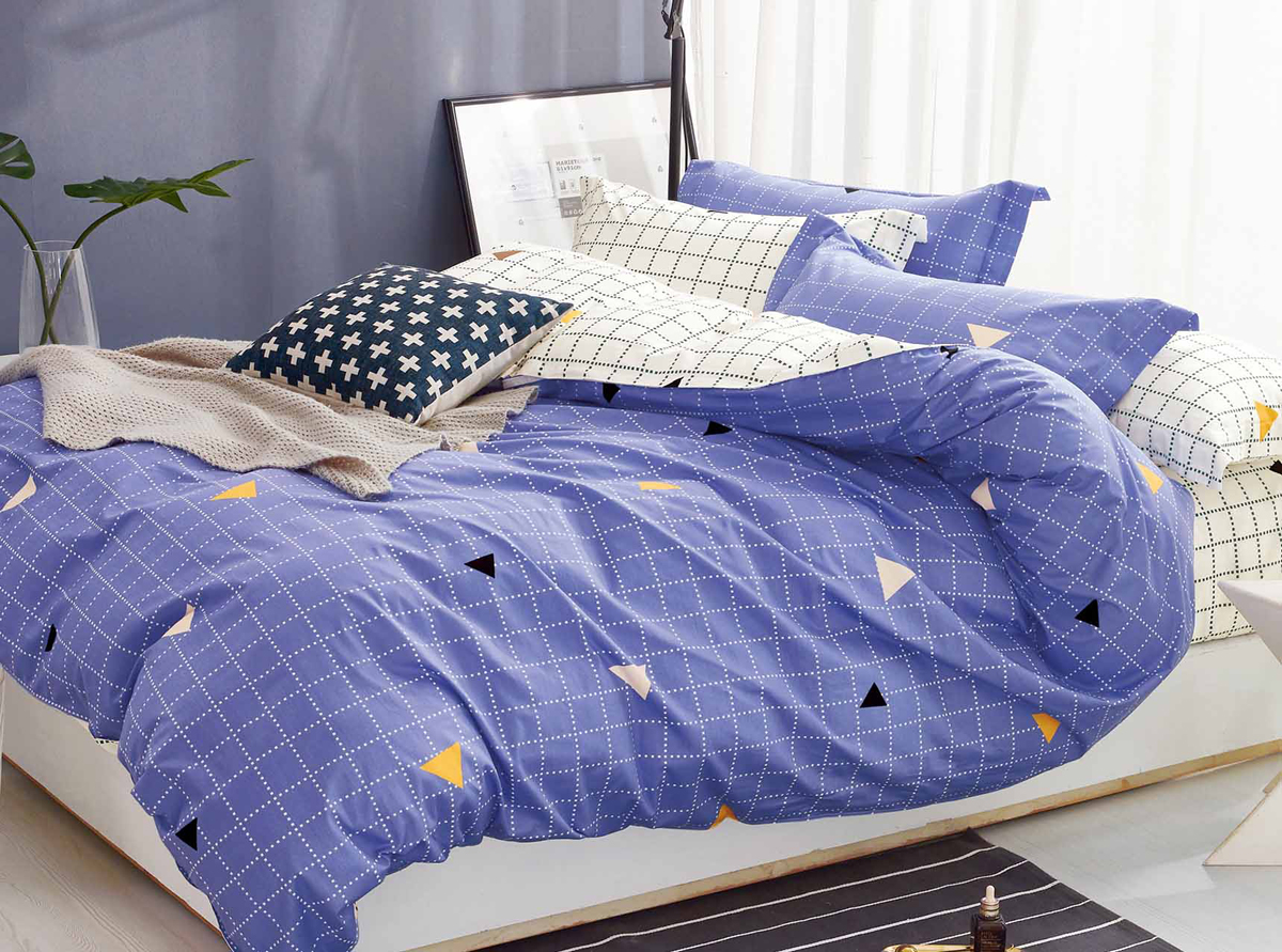 Комплект белья Soft Line, 1,5-спальный, наволочки 50x70. 1058410584 Комплект белья Soft Line, 1,5-спальный, наволочки 50x70. 1058410584Роскошный комплект постельного белья Soft Line выполнен из качественного плотного сатина и украшен оригинальным рисунком. Комплект состоит из пододеяльника, простыни и двух наволочек.Постельное белье Soft Line подобно облаку сочетает в себе плотность цвета и безграничную нежность фактуры. Это белье обладает волшебной практичностью, а потому оказываться на седьмом небе станет вашим привычным занятием.Доверьте заботу о качестве вашего сна высококачественному натуральному материалу.Сатин - это ткань из 100% натурального хлопка. Мягкость и нежность материала создает чувство комфорта и защищенности. Классический натуральный природный материал делает это постельное белье нежным, элегантным и приятным.