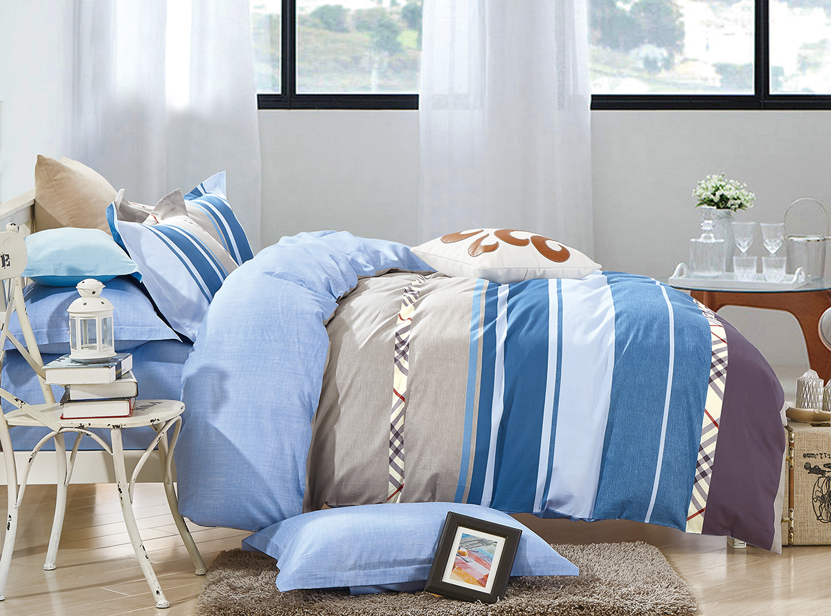 Комплект белья Soft Line, семейный, наволочки 50x70. 1052310523 Комплект белья Soft Line, семейный, наволочки 50x70. 1052310523Роскошный комплект постельного белья Soft Line выполнен из качественного плотного сатина и украшен оригинальным рисунком. Комплект состоит из двух пододеяльников, простыни и двух наволочек.Постельное белье Soft Line подобно облаку сочетает в себе плотность цвета и безграничную нежность фактуры. Это белье обладает волшебной практичностью, а потому оказываться на седьмом небе станет вашим привычным занятием.Доверьте заботу о качестве вашего сна высококачественному натуральному материалу.Сатин - это ткань из 100% натурального хлопка. Мягкость и нежность материала создает чувство комфорта и защищенности. Классический натуральный природный материал делает это постельное белье нежным, элегантным и приятным.