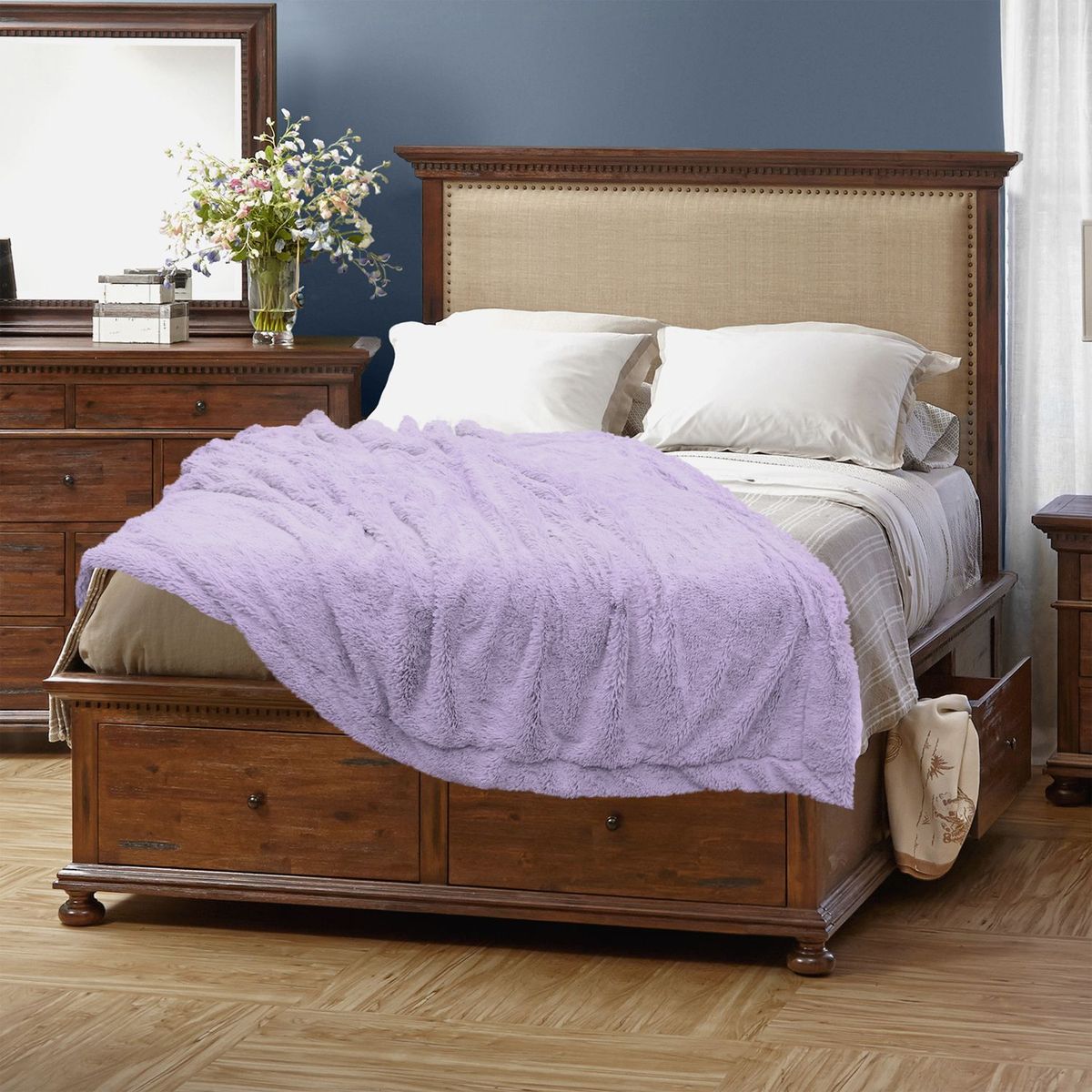 Плед Buenas Noches, 160 х 220 см. 8757387573 Плед Buenas Noches, 160 х 220 см. 8757387573Пледы Buenas Noches Мягкий Мех - Идеальное Решение для Вашего интерьера! Станьте дизайнером и создайте свой стиль! Buenas Noches – Элегантно, Стильно, Качественно! Buenas Noches -продукция с высоким качеством исполнения. Пледы – Искусственный мех - стильные пледы под мех без вреда для экологии. Состав - 100% Полиэстер – уникальная ткань, обладающая рядом неоспоримых достоинств. Полиэстер - считается одной из самых популярных тканей. Это материал синтетического происхождения из полиэфирных волокон. Внешне такая ткань схожа с шерстью, а по свойствам близка к хлопку. Изделия из Полиэстера - легко стираются. После стирки очень быстро высыхают. Прочная ткань, за время использования не растягивается и не садится.