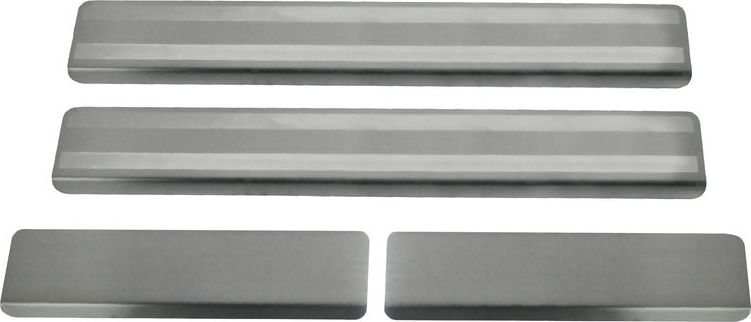 Накладки порогов Rival, для Ravon R3 2016-, 4 штNP.1302.3 Накладки порогов Rival, для Ravon R3 2016-, 4 штNP.1302.3Накладка на пороги Rival защищают лакокрасочное покрытие от механических повреждений и создают индивидуальный внешний вид автомобиля. - Накладки изготовлены из высококачественной итальянской нержавеющей стали AISI 304. - Надежная фиксация на автомобиле с помощью фирменного скотча 3М. - Устойчивое к истиранию изображение на накладках нанесено методом абразивной полировки - Идеально повторяют геометрию порогов автомобиля.Уважаемые клиенты!Обращаем ваше внимание, что накладка имеет форму и комплектацию, соответствующую модели данного автомобиля. Фото служит для визуального восприятия товара.