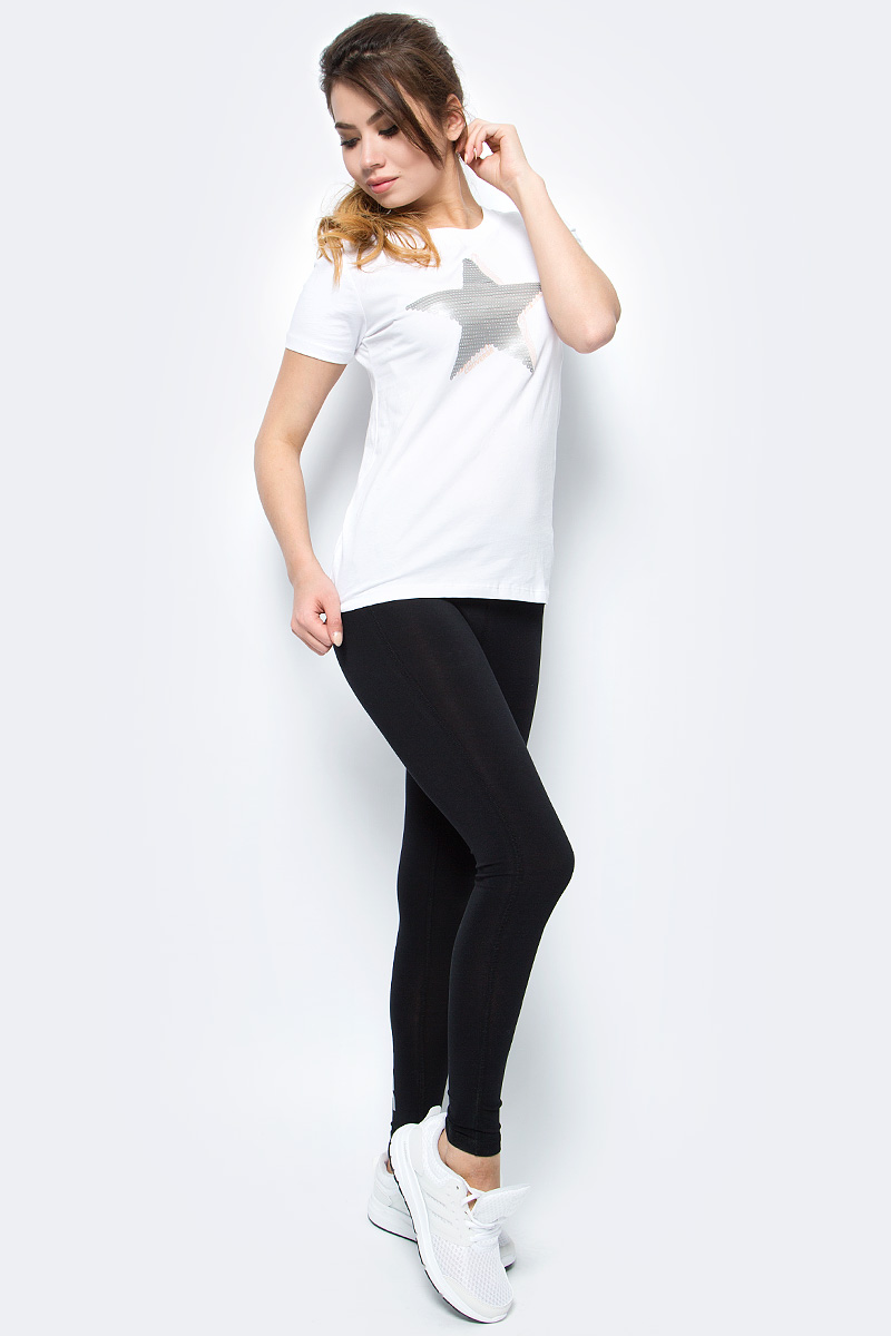 Леггинсы женские Converse Core Reflective Wordmark Legging, цвет: черный. 10004552001. Размер L (48)10004552001 Леггинсы женские Converse Core Reflective Wordmark Legging, цвет: черный. 10004552001. Размер L (48)10004552001Трикотажные леггинсы Converse изготовлены из мягкого материала на основе хлопка, они тактильно приятные и не сковывают движения. Модель на талии имеет эластичную резинку.