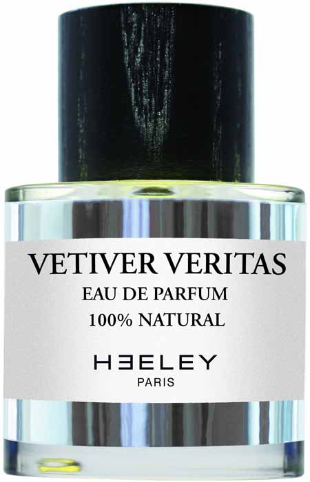 Heeley Парфюмерная вода Vetiver Veritas, 50 млH-EPN-VTV-50 Heeley Парфюмерная вода Vetiver Veritas, 50 млH-EPN-VTV-50Настоящий ветеверДикий величественный ландшафт, напоённый летним солнцем. Шёпот золотойтравы скрывает неожиданный сюрприз.Первый аромат новой коллекции стопроцентно натуральной парфюмерной воды - VetiverVeritas – упражнение в стиле. В соответствии с манерой великой парфюмерии VetiverVeritas исполняет своё обещание об интенсивном и долгом шлейфе с естественнойграцией и независимостью. Чтобы добиться этого, Джеймс Хили выбрал гаитянскийветивер высочайшего качества, который создаёт самое сердце композиции и составляетболее 90% формулы. В то время как классическая парфюмерия скрывает ветивер подцитрусовыми и зелёными нотами, Vetiver Veritas обнажает настоящую красоту этогоизысканного и сложного ингредиента. Результат удивительный.Для знатоков парфюмерии, гаитянский ветивер приветливо и предсказуемо раскрывается ссамого начала прелюдией характерных нот сухой травы и чистой земли. Далее, нежныеноты мяты искрятся жизнью и энергией, но настоящий сюрприз ещё впереди.Отдалённые металлические аккорды, ясные ноты свежего грейпфрута появляютсяниоткуда. В этой композиции, обычная ольфактивная пирамида перевёрнута,открывающие базовые ноты исчезают, чтобы открыть верхние ноты в финальнойсвежести.Сегодня создание самобытного парфюма с использованием 100% натуральныхингредиентов рассматривается как трудная задача для современного парфюмера. В связи согромными требованиями, ограничениями и быстрорастущими ценами, широкоеиспользование натурального сырья становится всё более сложным. Гаитянский ветивер,использованный в этом аромате, добывается из зарегистрированных, экологическиответственных источников, в соответствии с правилами справедливой торговли. Как базаиспользуется органический алкоголь, полученный из ржи и лаванды. VetiverVeritas содержит 100% натуральных ингредиентов, из которых более 92% являютсяорганическими.