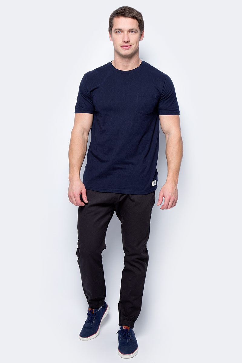 Футболка мужская DC Shoes, цвет: темно-синий. EDYKT03360-BYJ0. Размер S (46)EDYKT03360-BYJ0 Футболка мужская DC Shoes, цвет: темно-синий. EDYKT03360-BYJ0. Размер S (46)EDYKT03360-BYJ0Мужская футболка от DC Shoes выполнена из хлопкового трикотажа. Модель с короткими рукавами и круглым вырезом горловины на груди дополнена накладным кармашком.