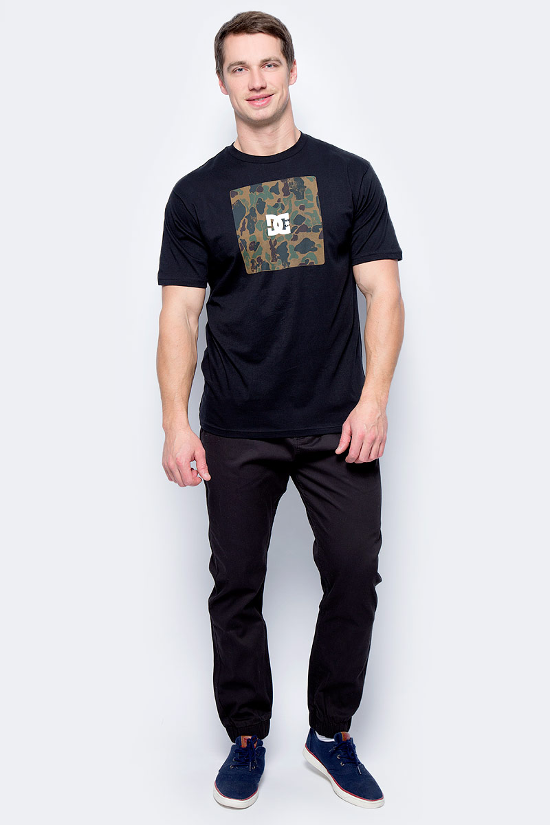 Футболка мужская DC Shoes, цвет: черный. EDYZT03692-KVJ0. Размер S (46)EDYZT03692-KVJ0 Футболка мужская DC Shoes, цвет: черный. EDYZT03692-KVJ0. Размер S (46)EDYZT03692-KVJ0Мужская футболка от DC Shoes выполнена из натурального хлопкового трикотажа. Модель с короткими рукавами и круглым вырезом горловины на груди оформлена принтом.