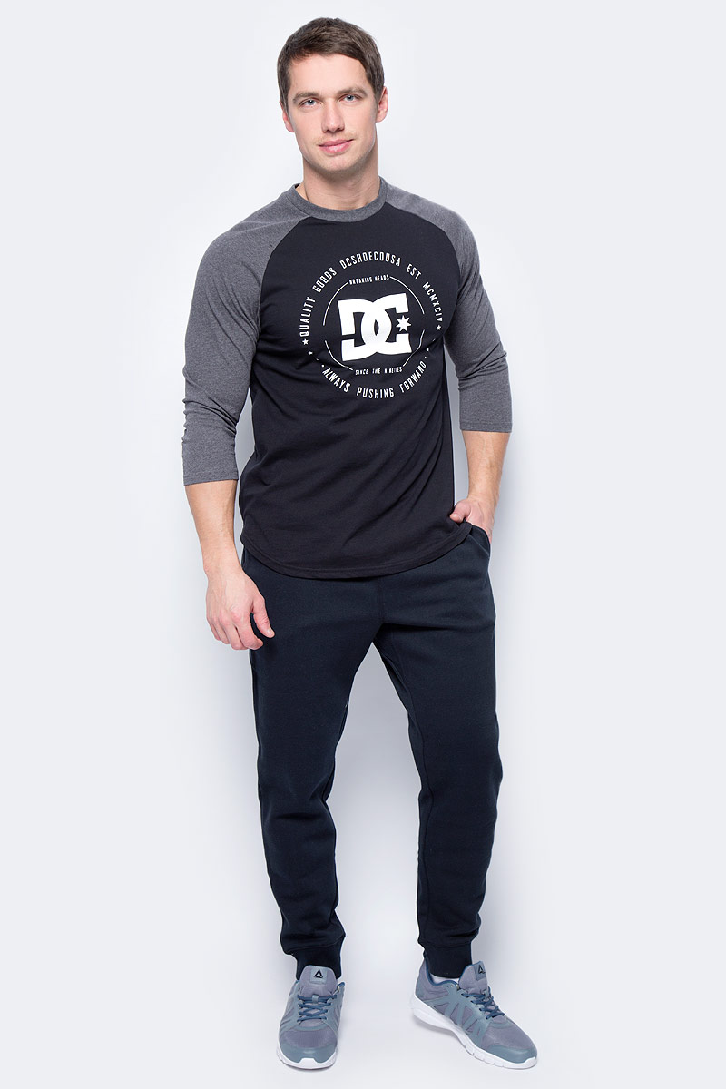 Лонгслив мужской DC Shoes Rebuilt, цвет: черный, темно-серый. EDYZT03505-KVJ0. Размер S (46)EDYZT03505-KVJ0 Лонгслив мужской DC Shoes Rebuilt, цвет: черный, темно-серый. EDYZT03505-KVJ0. Размер S (46)EDYZT03505-KVJ0Лонгслив мужской DC Shoes выполнен из натурального хлопка. Модель имеет стандартный крой, рукава-реглан длиной 3/4 и круглый вырез горловины. Графический принт нанесен по щадящей технологии окрашивания ткани.