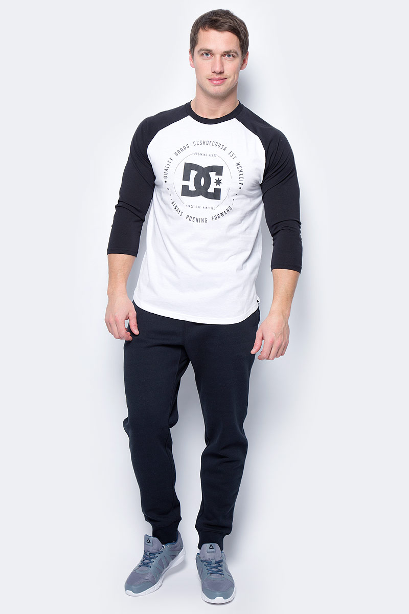 Лонгслив мужской DC Shoes Rebuilt, цвет: белый, черный. EDYZT03505-WBB0. Размер XXL (54)EDYZT03505-WBB0 Лонгслив мужской DC Shoes Rebuilt, цвет: белый, черный. EDYZT03505-WBB0. Размер XXL (54)EDYZT03505-WBB0Лонгслив мужской DC Shoes выполнен из натурального хлопка. Модель имеет стандартный крой, рукава-реглан длиной 3/4 и круглый вырез горловины. Графический принт нанесен по щадящей технологии окрашивания ткани.