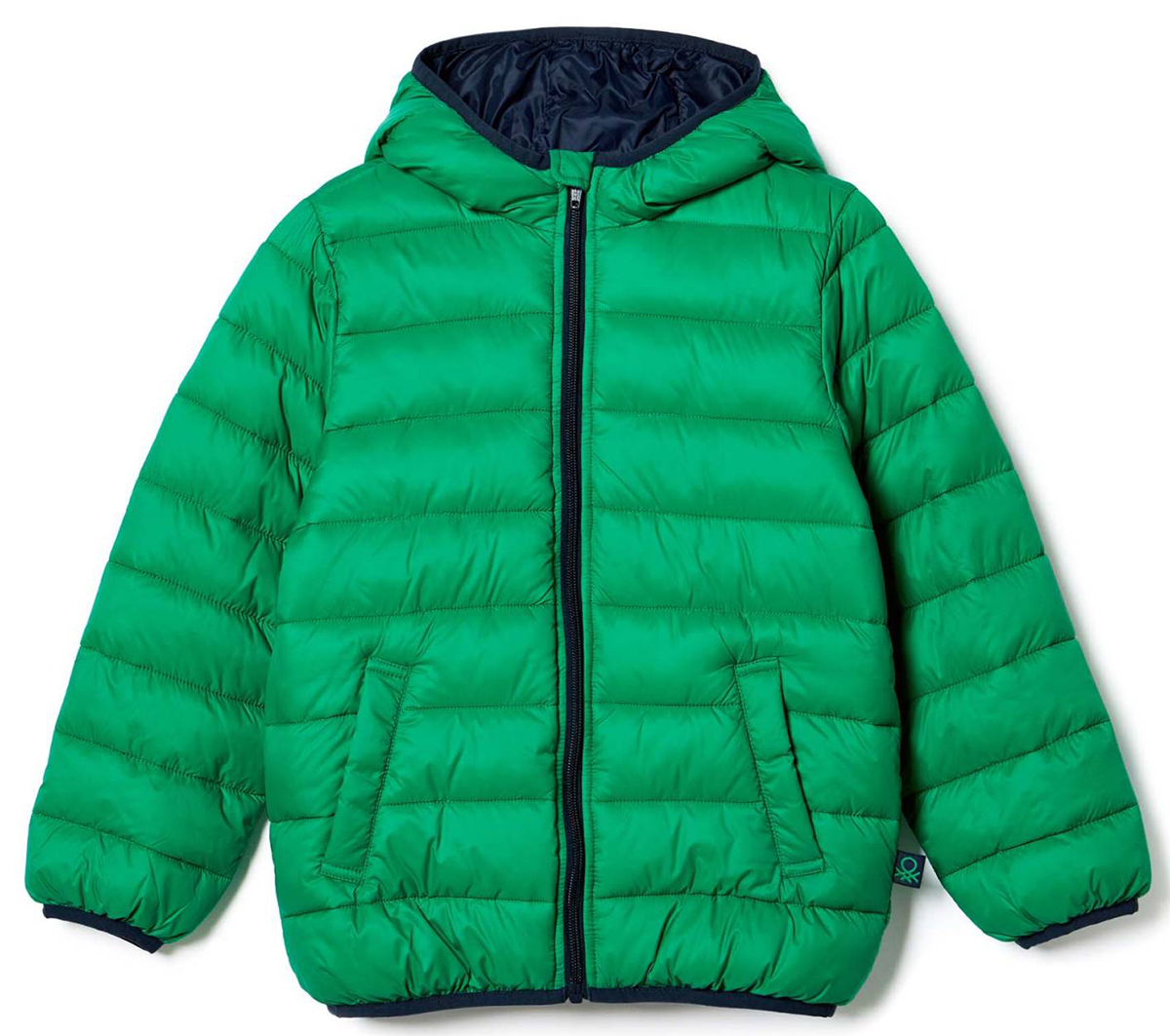 Куртка для мальчика United Colors of Benetton, цвет: зеленый. 2BA253AD0_07K. Размер 1002BA253AD0_07K Куртка для мальчика United Colors of Benetton, цвет: зеленый. 2BA253AD0_07K. Размер 1002BA253AD0_07KКуртка для мальчика United Colors of Benetton выполнена из полиамида. Модель с капюшоном и длинными рукавами застегивается на застежку-молнию.