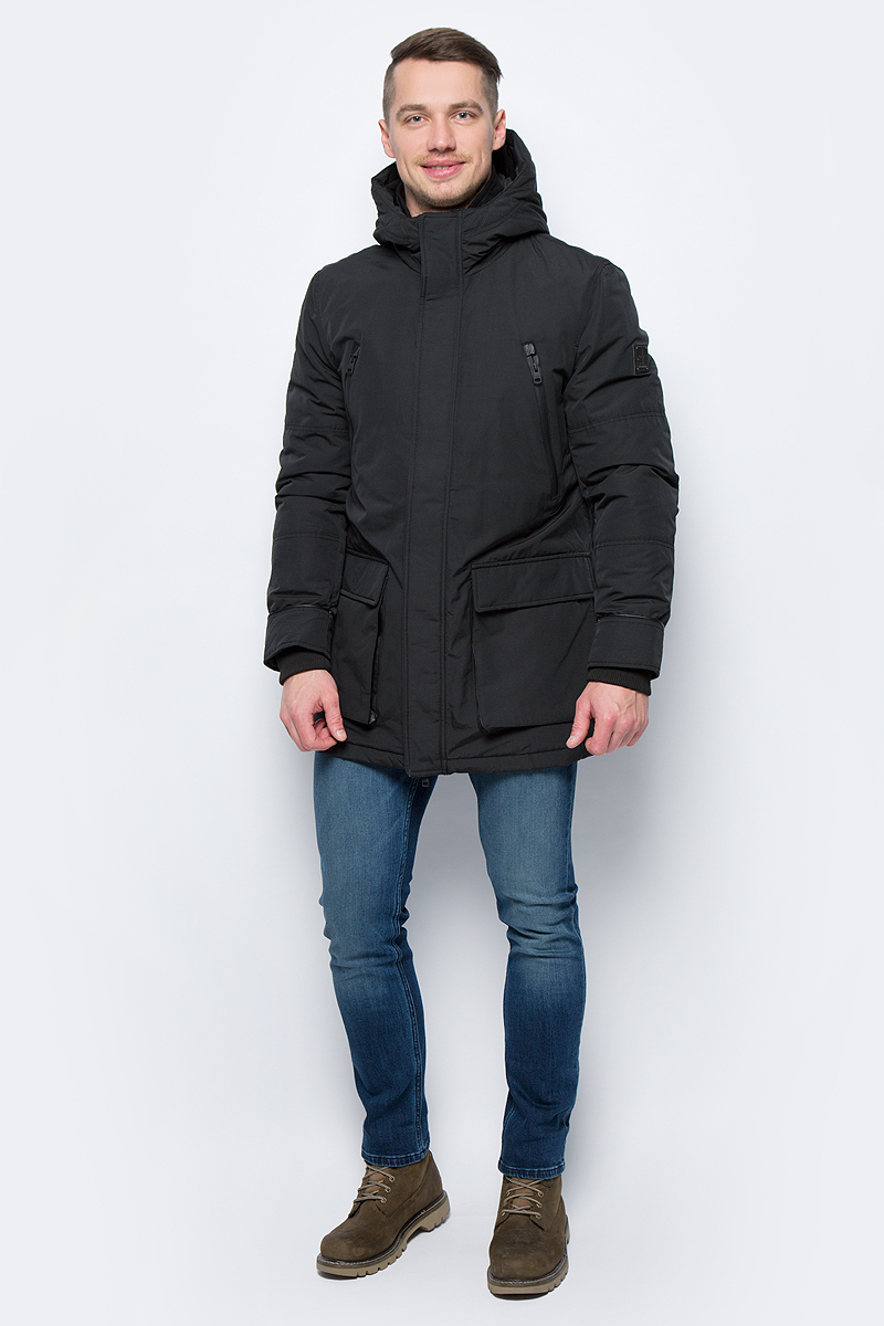 Куртка мужская Calvin Klein Jeans, цвет: черный. J30J305575_0990. Размер L (48/50)J30J305575_0990 Куртка мужская Calvin Klein Jeans, цвет: черный. J30J305575_0990. Размер L (48/50)J30J305575_0990Куртка мужская Calvin Klein Jeans выполнена из хлопка и полиэстера. Модель с капюшоном и длинными рукавами застегивается на комбинированную застежку.