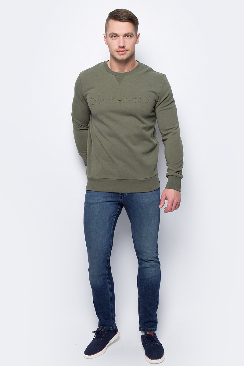 Джинсы мужские Calvin Klein Jeans, цвет: синий. J30J305760_9133. Размер 29 (42/44)J30J305760_9133 Джинсы мужские Calvin Klein Jeans, цвет: синий. J30J305760_9133. Размер 29 (42/44)J30J305760_9133Стильные джинсы Calvin Klein Jeans изготовлены из качественного материала.Модель с ширинкой на молнии дополнительно застегивается на пуговицу. Джинсы дополнены двумя прорезными карманами и скрытым кармашком спереди и двумя накладными карманами сзади. На поясе имеются шлевки для ремня.В этих модных джинсах вы будете чувствовать себя уверенно, оставаясь в центре внимания.