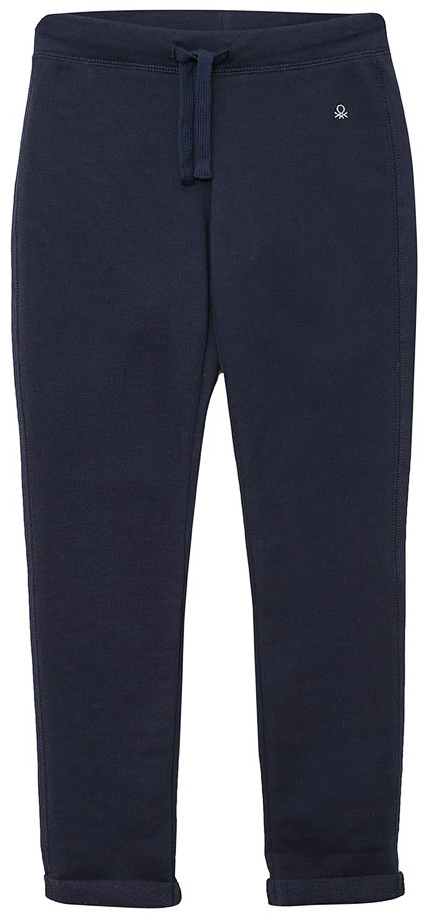 Брюки для девочки United Colors of Benetton, цвет: синий. 3JD7I0122_03H. Размер 1403JD7I0122_03H Брюки для девочки United Colors of Benetton, цвет: синий. 3JD7I0122_03H. Размер 1403JD7I0122_03HСтильные брюки для девочки идеально подойдут для отдыха и прогулок. Изготовленные из высококачественного материала, они необычайно мягкие и приятные на ощупь, не сковывают движения малышки и позволяют коже дышать, не раздражают даже самую нежную и чувствительную кожу ребенка, обеспечивая наибольший комфорт. Брюки прямого кроя на талии имеют широкую эластичную резинку, благодаря чему они не сдавливают животик ребенка и не сползают. Оригинальный современный дизайн и модная расцветка делают эти брюки модным и стильным предметом детского гардероба.