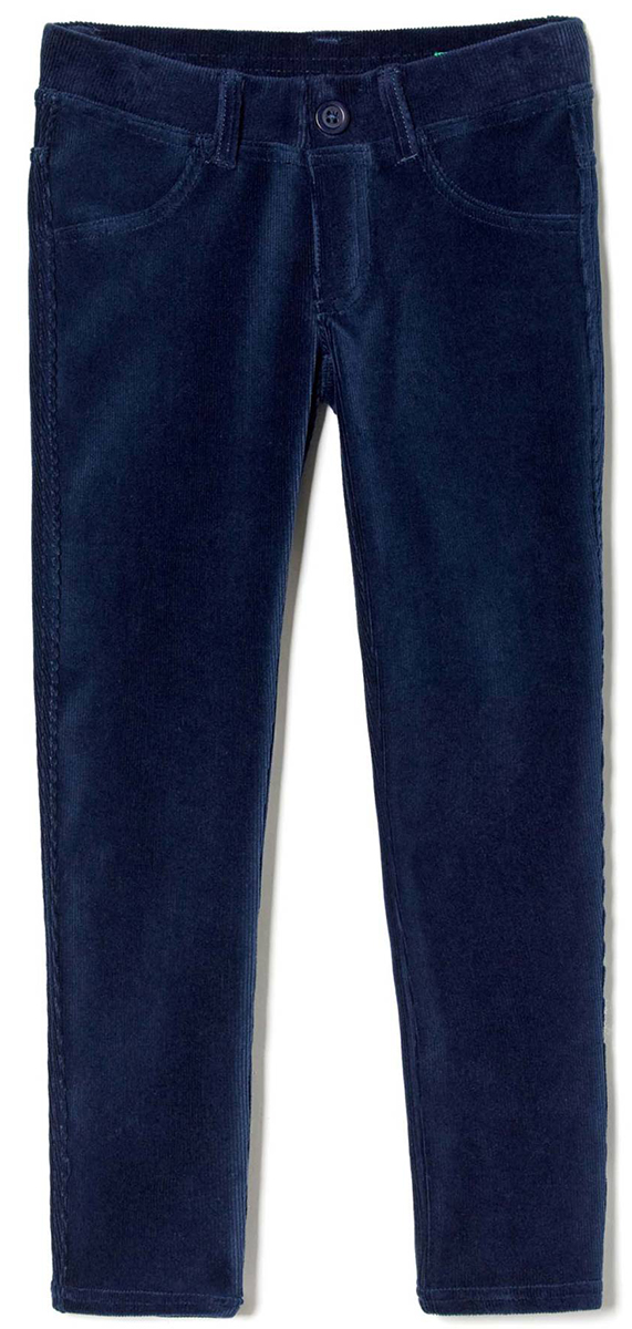 Брюки для девочки United Colors of Benetton, цвет: синий. 4DZB576L0_13C. Размер 1604DZB576L0_13C Брюки для девочки United Colors of Benetton, цвет: синий. 4DZB576L0_13C. Размер 1604DZB576L0_13CСтильные брюки для девочки идеально подойдут для отдыха и прогулок. Изготовленные из высококачественного материала, они необычайно мягкие и приятные на ощупь, не сковывают движения малышки и позволяют коже дышать, не раздражают даже самую нежную и чувствительную кожу ребенка, обеспечивая наибольший комфорт. Брюки прямого кроя на талии имеют широкую эластичную резинку, благодаря чему они не сдавливают животик ребенка и не сползают. Оригинальный современный дизайн и модная расцветка делают эти брюки модным и стильным предметом детского гардероба.