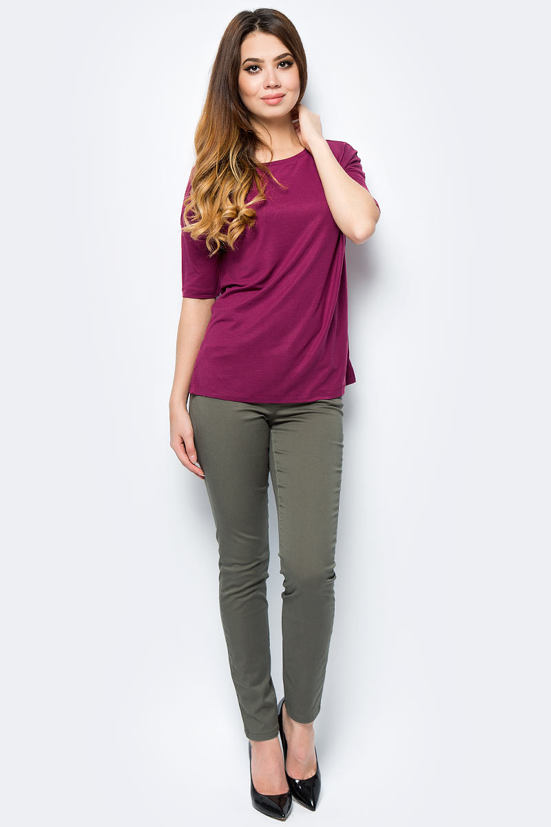 Брюки женские United Colors of Benetton, цвет: хаки. 4BYW572V3_12G. Размер 40 (42)4BYW572V3_12G Брюки женские United Colors of Benetton, цвет: хаки. 4BYW572V3_12G. Размер 40 (42)4BYW572V3_12GСтильные женские брюки United Colors of Benetton созданы специально для того, чтобы подчеркивать достоинства вашей фигуры. Брюки застегиваются на металлическую пуговицу в поясе и ширинку на застежке-молнии, имеются шлевки для ремня. Эти модные и в тоже время комфортные брюки послужат отличным дополнением к вашему гардеробу.