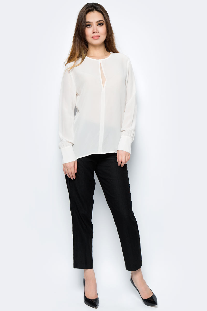 Блузка женская United Colors of Benetton, цвет: белый. 5CZH5Q7T5_036. Размер M (44/46)5CZH5Q7T5_036 Блузка женская United Colors of Benetton, цвет: белый. 5CZH5Q7T5_036. Размер M (44/46)5CZH5Q7T5_036Блузка женская United Colors of Benetton выполнена из шелка. Модель с круглым вырезом горловины и длинными рукавами.