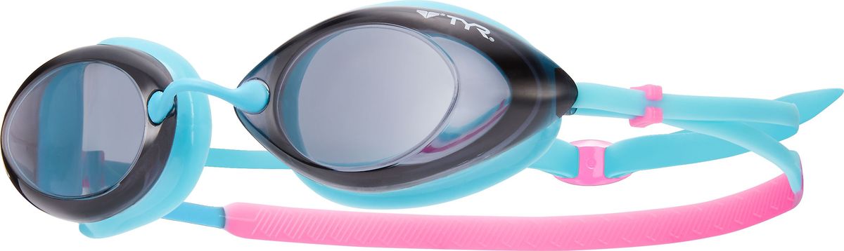 Очки для плавания Tyr Tracer Racing Femme, цвет: дымчатый, бирюзовый, розовый. LGFTRLGFTR Очки для плавания Tyr Tracer Racing Femme, цвет: дымчатый, бирюзовый, розовый. LGFTRLGFTRСтартовые очки для плавания TYR Tracer Racing подходят для профессионалов и любителей. Преимущество этик очков заключается в разделенных линзах, которые обеспечивают расширенный фронтальный обзор. Уплотнитель из специального мягкого силикона обеспечивает комфорт, герметичность, а низкопрофильные линзы способствуют лучшей гидродинамике. В комплект входят четыре сменных носовых дужек для идеальной подгонки очков. Двойной резиновый ремешок дает возможность максимально удобно настроить очки. Линзы защищают глаза от воздействия ультрафиолетовых лучей и обработаны раствором антифог.
