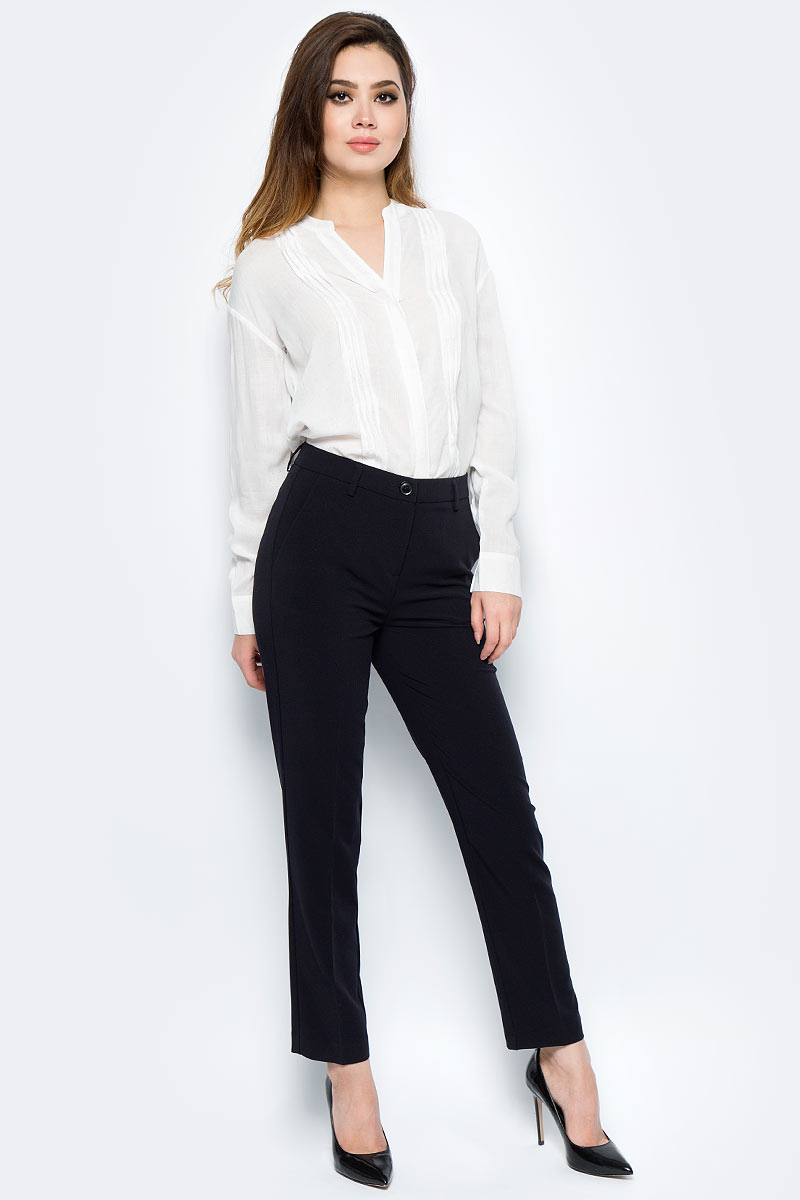 Брюки женские United Colors of Benetton, цвет: черный. 4DP6550W4_100. Размер 484DP6550W4_100 Брюки женские United Colors of Benetton, цвет: черный. 4DP6550W4_100. Размер 484DP6550W4_100Стильные женские брюки United Colors of Benetton созданы специально для того, чтобы подчеркивать достоинства вашей фигуры. Брюки застегиваются на комбинированную застежку. Эти модные и в тоже время комфортные брюки послужат отличным дополнением к вашему гардеробу.