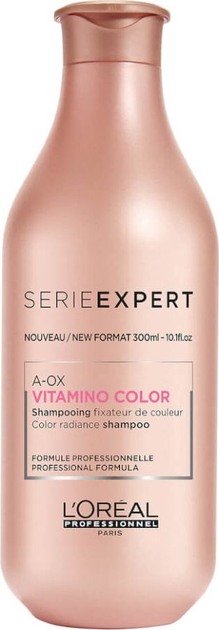LOreal Professionnel Expert Vitamino Color AOX Shampoo Шампунь-фиксатор цвета для окрашенных волос, 300 млE2256700 LOreal Professionnel Expert Vitamino Color AOX Shampoo Шампунь-фиксатор цвета для окрашенных волос, 300 млE2256700Особое признание среди дам с окрашенными локонами заслужила эффективная формула L`Oreal Professionnel Vitamino Color A-OX Shampoo, отвечающая за сохранение цвета. Ее активные компоненты обволакивают каждый волосок особой пленочкой, которая будет защищать шевелюру от разнообразных повреждений.Объем: 300 мл