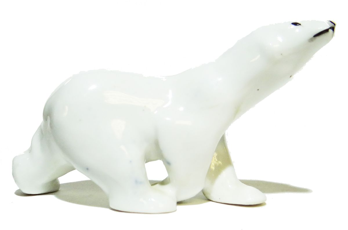 Белые фигурки. Белый медведь фарфоровая статуэтка ЛФЗ большой. Большой белый медведь ЛФЗ. Белый медведь 12 см. ЛФЗ. Фигурка фарфоровая белый медведь Городница.