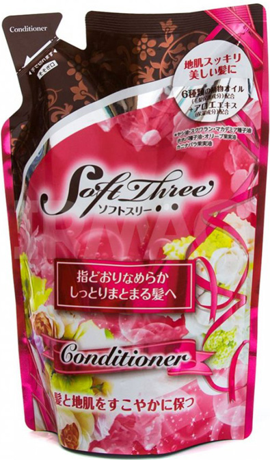 Mitsuei Soft Three Увлажняющий мягкий кондиционер с экстрактами алоэ, ромашки, авокадо и растительными маслами, 400 мл, мягкая упаковка
