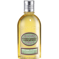 Масло для душа LOccitane Миндаль, 250 мл72523WD Масло для душа LOccitane Миндаль, 250 мл72523WDЛегкое масло при контакте с водой образует нежную пену. Миндальное масло и питательные липиды входящие в состав средства смягчают кожу и сохраняют ее естественный баланс влаги. Оставляет на коже легкую шелковистую дымку с нежным ароматом свежего миндаля.Характеристики:Объем: 250 мл. Артикул: 107812. Производитель: Франция.Loccitane (Л окситан) - натуральная косметика с юга Франции, основатель которой Оливье Боссан. Название Loccitane происходит от названия старинной провинции - Окситании. Это также подчеркивает идею кампании - сочетании традиций и компонентов из Средиземноморья в средствах по уходу за кожей и для дома. LOccitane использует для производства косметических средств натуральные продукты: лаванду, оливки, тростниковый сахар, мед, миндаль, экстракты винограда и белого чая, эфирные масла розы, апельсина, морская соль также идет в дело. Специалисты компании с особой тщательностью отбирают сырье. Учитывается множество факторов, от места и условий выращивания сырья до времени и технологии сборки. Товар сертифицирован.