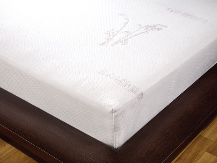 Наматрасник-чехол Bamboo, 160 х 200 см531-105 Наматрасник-чехол Bamboo, 160 х 200 см531-105Наматрасник-чехол Bamboo, изготовленный из трикотажного полотна с добавлением бамбукового волокна, не только продлевает срок службы вашего матраса, но и обладает оздоравливающими свойствами. Волокно бамбука мягче хлопка, на ощупь напоминает шелк. Благодаря бамбуку полотно обладает дезодорирующими и антибактериальными свойствами. Волокно имеет пористую структуру, поэтому влага мгновенно поглощается тканью и испаряется, делая сон более комфортным. Волокно бамбука экологически чистое, так как при выращивании бамбука не используются химические удобрения. Характеристики: Материал: 35% волокно бамбука, 65% полиэстер.Размер: 160 см х 200 см.Производитель: Россия.Артикул: 130002209-В.ТМ Primavelle - качественный домашний текстиль для дома европейского уровня, завоевавший любовь и признательность покупателей. ТМ Primavelleрада предложить вам широкий ассортимент, в котором представлены: подушки, одеяла, пледы, полотенца, покрывала, комплекты постельного белья. ТМ Primavelle- искусство создавать уют. Уют для дома. Уют для души.