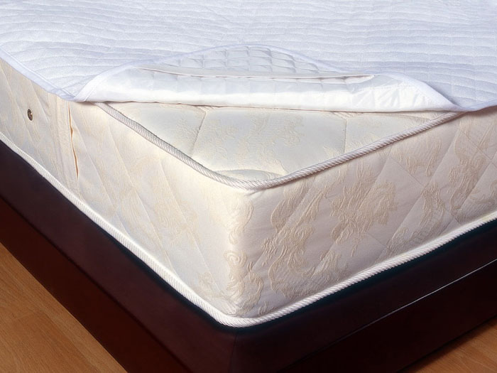 Наматрасник Comfort Liana, водонепроницаемый, 160 х 200 см531-105 Наматрасник Comfort Liana, водонепроницаемый, 160 х 200 см531-105Непромокаемый наматрасник Comfort Liana - это практичная новинка для вашей спальни! Водонепроницаемый наматрасник продлит срок службы вашего матраса: защитит его от влаги, пятен и загрязнений.Наматрасник Comfort Liana состоит из 3 слоев:верхний слой - махровая хлопковая ткань;средний слой - специальный материал, не пропускающий влагу. нижний слой - подкладка из хлопковой ткани и полиэфирного волокна, простеганные по уникальной технологии Ультрастеп.Наматрасник Comfort Liana прост в уходе и легко одевается на матрас с помощью резинок. Характеристики: Материал: 80% хлопок, 20% полиэстер. Размер: 160 см х 200 см. Производитель: Россия. Артикул: 138720509.ТМ Primavelle - качественный домашний текстиль для дома европейского уровня, завоевавший любовь и признательность покупателей. ТМ Primavelleрада предложить вам широкий ассортимент, в котором представлены: подушки, одеяла, пледы, полотенца, покрывала, комплекты постельного белья. ТМ Primavelle- искусство создавать уют. Уют для дома. Уют для души.