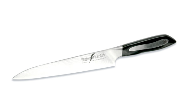 Нож поварской Tojiro Flash, длина лезвия 21 смHP070B-A Нож поварской Tojiro Flash, длина лезвия 21 смHP070B-AПоварской нож Tojiro Flash выполнен из высококачественной 63-слойной нержавеющей стали, обладающей высокой твердостью и устойчивостью к коррозии. Лезвие обтекаемой формы оформлено японскими иероглифами. Эргономичная ручка позволяет держать нож свободно и максимально удобно.Рукояти ножей серии Tojiro Flash Damascus изготовлены с использованием материала Micarta. Этот материал используется при изготовлении туристических и охотничьих ножей, ножей, которые должны выдерживать экстремальные нагрузки при эксплуатации в неблагоприятных условиях. Стальные накладки рукояти приварены к хвостовику и окружены Micarta. Сталь придает рукоятям ножей серии Tojiro Flash Damascus должный вес, а Micarta обеспечивает неповторимый комфорт при работе этими ножами.Клинки ножей серии Tojiro Flash Damascus изготовлены из стали VG-10, разработанной специально для производства ножей. Клинки заточены до невероятной остроты, финишная заточка производится на японских водных камнях. Это обеспечивает клинкам ножей серии Tojiro Flash Damascus долгое сохранение высокой остроты.Такой нож займет достойное место среди аксессуаров на вашей кухне. Правила эксплуатации: - Хранить нож следует в сухом месте. - После использования, промойте нож теплой водой и протрите насухо. - Оставление ножа в загрязненном состоянии может привести к образованию коррозии. Запрещается: - Мыть нож в посудомоечной машине. - Хранить ножи в одной емкости со столовыми приборами. - Резать на твердых поверхностях: каменных столешницах, керамических тарелках, акриловых досках. - Запрещается нецелевое использование ножа: вскрывать консервные банки, разрезать кости, скоблить твердые поверхности, резать замороженные продукты. Правка производится легкими движениями на водном камне или мусате. Заточка ножа - сложный технологический процесс, должен производиться профессионалом на специальном оборудовании. Услуга по заточке ножа предоставляется специалистами компании «Тоджиро». Характеристики:Материал: нержавеющая сталь, микарта. Общая длина ножа: 34,5 см. Длина лезвия: 21 см. Размер упаковки: 46 см х 10 см х 2,5 см. Артикул: FF-CA210.Уважаемые клиенты! В случае несоблюдения правил эксплуатации, нож не подлежит гарантийному обслуживанию.