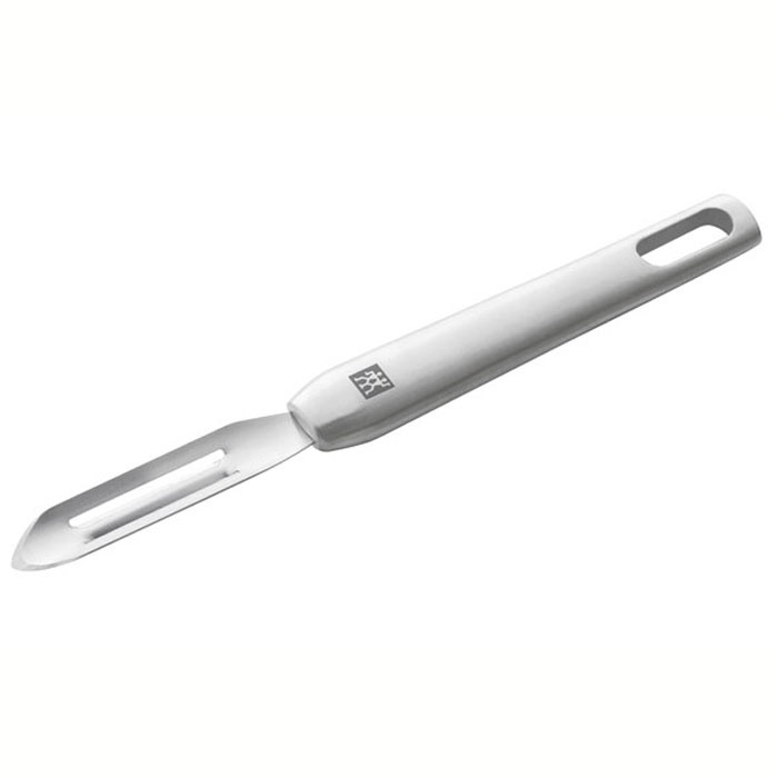 Овощечистка Zwilling Twin Prof 37800-00054 009312 Овощечистка Zwilling Twin Prof 37800-00054 009312Овощечистка Twin Prof предназначена для удобной чистки овощей и фруктов. Она изготовлена из высококачественной нержавеющей стали 18/10. Удобная рукоятка овощечистки не позволит выскользнуть ей из вашей руки. Также овощечистка имеет небольшое ушко, с помощью которого вы можете повесить ее у себя на кухне.Овощечистка Twin Prof займет достойное место среди аксессуаров на вашей кухне. Характеристики: Материал: нержавеющая сталь. Длина овощечистки: 20,5 см. Длина лезвия:4 см. Производитель:Германия. Изготовитель:Китай. Артикул:37800-000.Немецкая компания Zwilling J. A. Henckels была основана в 1731 году. При производстве своей продукции компания на протяжении многих лет использует инновационные технологии. В настоящее время компания Zwilling J. A. Henckels является эталоном высокого немецкого качества, долговечности и практичности, чем заслужили признание во всем мире.