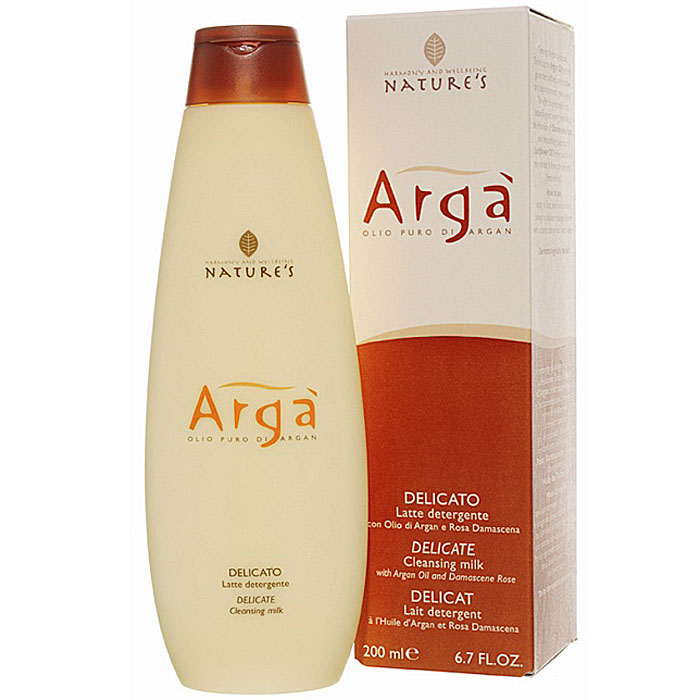 Молочко очищающее Natures Arga, деликатное, 200 млFS-00897 Молочко очищающее Natures Arga, деликатное, 200 млFS-00897Очищающее молочко Natures Arga для ежедневного ухода за кожей лица, шеи, области декольте и глаз содержит аргановое масло, богатое ненасыщенными жирными кислотами и антиоксидантными веществами. Питает, увлажняет, замедляет процесс преждевременного старения кожи, потери упругости и эластичности. Гарантирует мягкость и отсутствие стянутости кожи, обладает тонизирующими свойствами. Идеально подходит для снятия макияжа. Особенно рекомендуется для обезвоженной кожи. Способ применения: нанести легкими массажными движениями пальцев рук или с помощью мягкого спонжа на предварительно очищенную кожу лица. Затем смыть теплой водой. Характеристики:Объем: 200 мл. Производитель: Италия. Артикул:60150101. Товар сертифицирован.