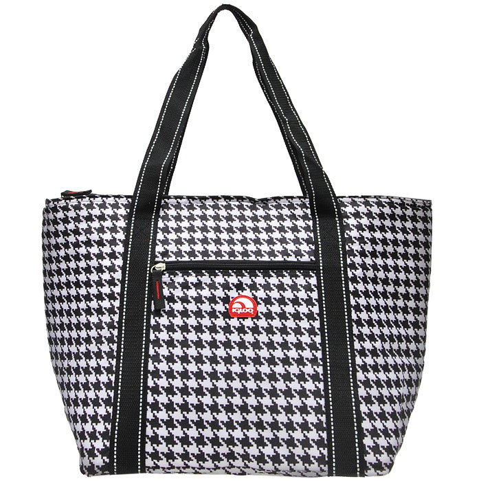 Сумка-термос Igloo Shopper Tote, 30 лAS 25 Сумка-термос Igloo Shopper Tote, 30 лAS 25Удобная сумка-термос Igloo Shopper Tote элегантного дизайна изготовлена из прочного материала Ripstop. Внутренняя поверхность выполнена по бесшовной технологии и не протекает. Легко чистится. Сумка состоит из одного изотермического отделения, закрывающегося на застежку-молнию, внутри содержит сетчатый кармашек на застежке-молнии. На внешней стороне расположен дополнительный карман на застежке-молнии. Сумка оснащена двумя удобными текстильными ручкам. Характеристики:Материал: Ripstop, полиуретан, нейлон, пластик. Размер сумки-термоса без учета ручки:52 см х 33 см х 22 см. Цвет:черный, белый. УВАЖАЕМЫЕ КЛИЕНТЫ! Обращаем ваше внимание на то, что аккумулятор холода в комплект не входит.