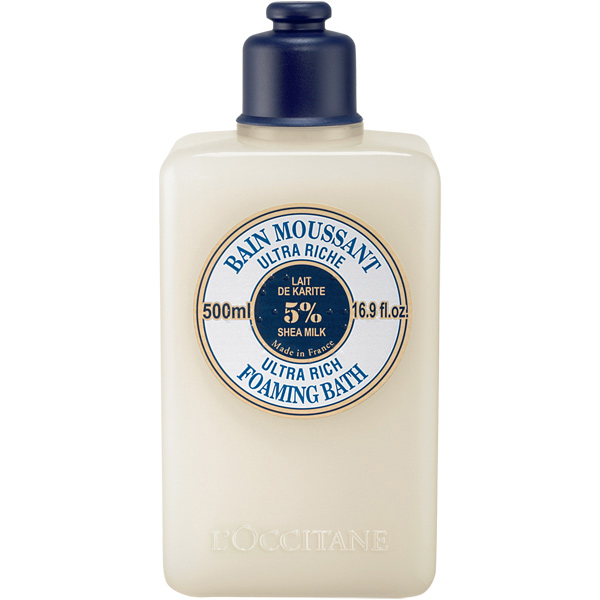 Пена для ванн LOccitane Ультра-питание, 500 мл244 Пена для ванн LOccitane Ультра-питание, 500 мл244Пена для ванн LOccitane Ультра-питание обогащено молочком карите со смягчающими и защитными свойствами. Пена при контакте с водой образует нежную пену. Увлажняющая формула сохраняет естественный баланс кожи и оставляет ее гладкой, нежной, с тонким ароматом. Характеристики:Объем: 500 мл. Артикул: 230008. Производитель: Франция. Товар сертифицирован. Loccitane (Локситан) - натуральная косметика с юга Франции, основатель которой Оливье Боссан. Название Loccitane происходит от названия старинной провинции - Окситании. Это также подчеркивает идею кампании - сочетании традиций и компонентов из Средиземноморья в средствах по уходу за кожей и для дома. LOccitane использует для производства косметических средств натуральные продукты: лаванду, оливки, тростниковый сахар, мед, миндаль, экстракты винограда и белого чая, эфирные масла розы, апельсина, морская соль также идет в дело. Специалисты компании с особой тщательностью отбирают сырье. Учитывается множество факторов, от места и условий выращивания сырья до времени и технологии сборки.