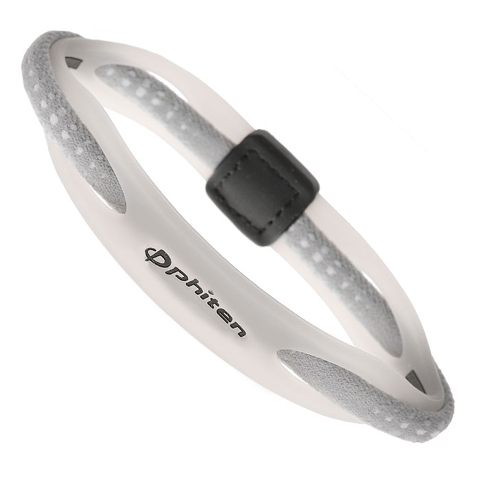 Браслет на руку Phiten Rakuwa Bracelet X50 Hybrid, цвет: серый, 17 смTF360452 Браслет на руку Phiten Rakuwa Bracelet X50 Hybrid, цвет: серый, 17 смTF360452Браслет на руку Phiten Rakuwa Bracelet X50 Hybrid представляет собой комбинацию текстильных и силиконовых элементов, которые гармонично сочетаются в его современном дизайне. Жизнерадостная расцветка придется по вкусу всем, кто любит спортивный стиль и активный образ жизни. Модель содержит AquaTitan.Браслет способствует улучшению циркуляции крови в организме, уменьшению усталости, а также расслаблению и восстановлению сил. Характеристики:Материал: 100% нейлон, акватитан, 100% силикон, титан-силика. Обхват браслета: 17 см. Ширина браслета: 0,6 см. Цвет: серый. Размер упаковки: 6 см x 15 см x 2,5 см. Изготовитель: Япония. Артикул: TG497025.