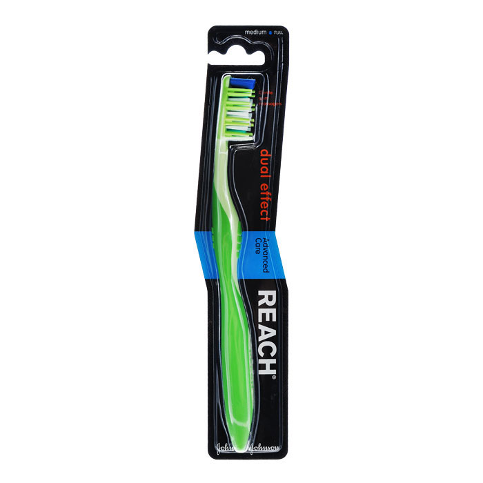 Reach Зубная щетка Dualeffect, средняя жесткостьSatin Hair 7 BR730MN Reach Зубная щетка Dualeffect, средняя жесткостьSatin Hair 7 BR730MNЗубная щетка Reach Dualeffect с щетиной средней жесткости глубоко проникает в межзубные пространства. Резиновые пальчики по бокам щетины мягко массируют десны, предотвращая возникновение пародонтоза. Эргономичный дизайн ручки.Характеристики:Материал: нейлоновые волокна, полипропилен. Длина щетки: 19 см. Производитель: Германия. Товар сертифицирован.