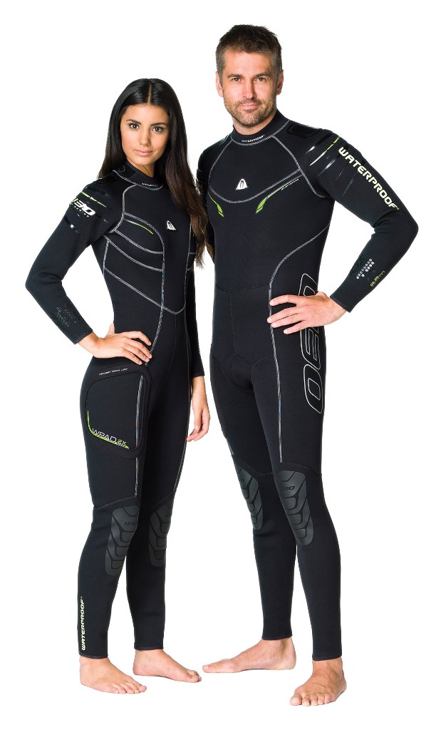 Гидрокостюм Waterproof W30, мужской. Размер LWP 301226 Гидрокостюм Waterproof W30, мужской. Размер LWP 301226Эластичный материал и тянущиеся плоские швы обеспечивают максимально возможную свободу движений - то, что нужно любителям водных видов спорта. Накладки на плечах не скользят и защищают материал костюма от истирания. Молния с бегунком из нержавеющей стали. Нескользящее покрытие сзади. Резиновые наколенники. Модель оснащена устройством WPAD - или док персональных аксессуаров. Это искусно сконструированный так называемый стыковочный узел на правом бедре для крепления специальных аксессуаров - например, кармана Tech Pocket (приобретается отдельно). Характеристики: Размер: L. Материал: 80% резина, 20% неопрен. Длина брючины по внутреннему шву: 75 см. Длина рукава по внутреннему шву: 49 см. Толщина неопрена: 2,5 мм. Артикул: WP 300125. Размер упаковки: 59 см х 38 см х 8 см.