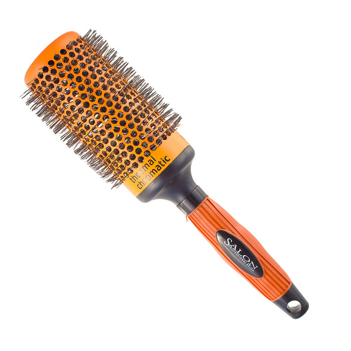 Salon Professional Расческа круглая. 340-9885FVDFFS-00897 Salon Professional Расческа круглая. 340-9885FVDFFS-00897Круглая расческа Salon Professional с нейлоновыми зубцами предназначена для укладки волос. Керамический цилиндр позволяет равномерно и быстро распределять тепло. Специальное покрытие Thermal Chromatic является индикатором температуры оптимального нагрева позволяет определить лучшее время для начала укладки волос. Характеристики:Материал: пластмасса, нейлон, керамика. Длина расчески: 26 см. Длина зубцов: 1 см. Общий диаметр расчески: 7 см. Производитель: Германия. Артикул:340-9885FVDF.Товар сертифицирован.