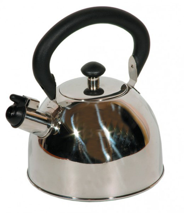 Чайник Tea со свистком, 2 л115510 Чайник Tea со свистком, 2 л115510Чайник Tea выполнен из высококачественной нержавеющей стали 18/10 с зеркальной полировкой. Нержавеющая сталь обладает высокой устойчивостью к коррозии, не вступает в реакцию с холодными и горячими продуктами и полностью сохраняет их вкусовые качества. Многослойное капсульное дно аккумулирует тепло, способствует быстрому закипанию воды даже при небольшой мощности конфорок. Чайник снабжен удобной бакелитовой ручкой. Носик чайника имеет откидной свисток, звуковой сигнал которого подскажет, когда закипит вода. Благодаря оригинальному дизайну такой чайник станет украшением любой кухни. Крепление ручек посуды к корпусу выполнено методом точечной сварки или клепкой что обеспечивает минимальный нагрев, прочность и надежность. Чайник пригоден для использования на всех видах плит. Можно мыть в посудомоечной машине. Характеристики:Материал:нержавеющая сталь, пластик. Объем:2 л. Диаметр основания чайника: 18 см. Высота чайника (с учетом ручки):23 см. Размер упаковки: 18,5 см х 18,5 см х 16,5 см. Производитель:Италия. Артикул: 93-2003.