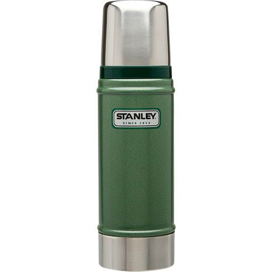 Термос Stanley Classic Vacuum Bottle, цвет: зеленый, 0,7 л115510 Термос Stanley Classic Vacuum Bottle, цвет: зеленый, 0,7 л115510Термос Stanley Classic Vacuum Bottle выполнен из нержавеющей стали ипрекрасно подойдет для транспортировки напитков. Он удерживает тепло и холод на протяжении 18 часов и будет незаменим во время путешествий, поездок на пикник или на дачу. Особенности термоса Термос Stanley Classic Vacuum Bottle:- наружное покрытие - абразивостойкая эмаль;- корпус и внутренняя колба выполнены из нержавеющей стали;- вакуумная изоляция;- герметичность;- крышка-термостакан.Гарантийный срок 5 лет. Возврат товара возможен только через сервисный центр.Гарантийный центр:м. ВДНХ, Ботанический сад 129223, г. Москва, Проспект Мира, 119, ВВЦ, строение 323+7 495 974 3494service@omegatool.ru Время работы сервисного центра: Пн-чт: 10.00-18.00Пт: 10.00- 17.00Сб, Вс: выходные дни