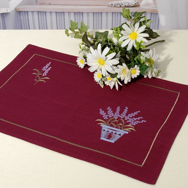 Салфетка Schaefer, цвет: фиолетовый, 35 х 50 см 06912-30306912-303 Салфетка Schaefer, цвет: фиолетовый, 35 х 50 см 06912-30306912-303Очень яркая и красивая салфетка Schaefer выполнена из полиэстера и украшена вышивкой в виде цветов.Изделия из полиэстера легко стирать: они не мнутся, не садятся и быстро сохнут, они более долговечны, чем изделия из натуральных волокон.Вы можете использовать салфетку для декорирования стола, комода, журнального столика. В любом случае она добавит в ваш дом стиля, изысканности и неповторимости и убережет мебель от царапин и потертостей. Характеристики:Материал: 100% полиэстер. Размер салфетки: 35 см х 50 см. Цвет:фиолетовый. Немецкая компания Schaefer создана в 1921 году. На протяжении всего времени существования она создает уникальные коллекции домашнего текстиля для гостиных, спален, кухонь и ванных комнат. Дизайнерские идеи немецких художников компании Schaefer воплощаются в текстильных изделиях, которые сделают ваш дом красивее и уютнее и не останутся незамеченными вашими гостями. Дарите себе и близким красоту каждый день!