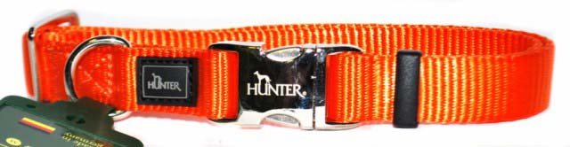 Ошейник для собак Hunter Smart ALU-Strong S, цвет: оранжевый0120710 Ошейник для собак Hunter Smart ALU-Strong S, цвет: оранжевый0120710Ошейник для собак Hunter Smart ALU-Strong предназначен для собак средних пород. Ошейник изготовлен из нейлона, оснащен надежной металлической застежкой и металлическим кольцом для поводка. Бегунок позволяет регулировать и фиксировать длину ошейника. Фурнитура выполнена из хромированного металла. Обхват шеи: 30 см - 45 см.Ширина ошейника: 1,5 см.