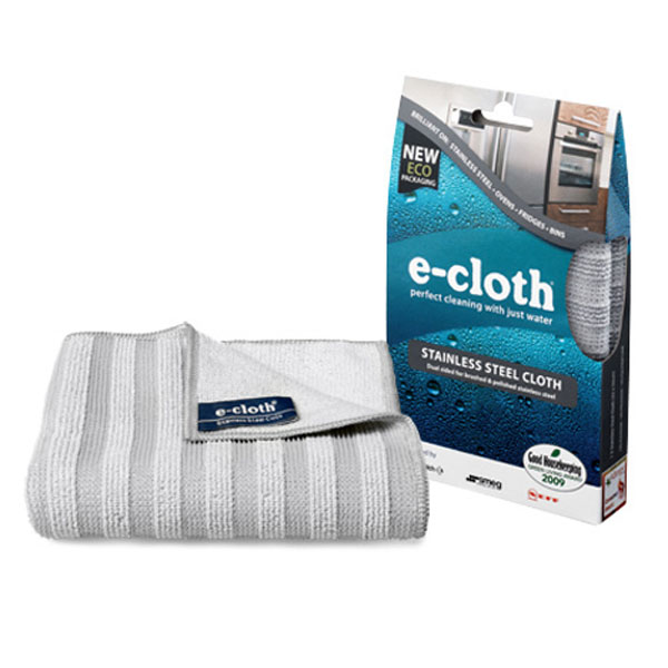 Набор салфеток E-cloth для нержавеющей стали, цвет: серый, светло-серый, 2 шт. 20450OLIVIERA 75012-5C CHROME Набор салфеток E-cloth для нержавеющей стали, цвет: серый, светло-серый, 2 шт. 20450OLIVIERA 75012-5C CHROMEВ набор E-cloth входит салфетка для нержавеющей стали и салфетка для полировки и очистки стекла.Салфетка для нержавеющей стали выполнена из высококачественного комбинированного материала: полиэстера и полиамида. Двусторонняя салфетка специально разработана для очистки всех видов нержавеющей стали. Легко удаляет жир, отпечатки пальцев и бактерии без использования химических средств. Достаточно лишь смочить салфетку водой для очистки поверхности от жира и других загрязнений. Используйте гладкую сторону для очистки полированной стали. Для очистки матовой стали используйте сторону с полосами. Удаляет подавляющее большинство бактерий. Выдерживает до 300 циклов стирки без потери эффективности.Салфетка для полировки и очистки стекла выполнена из высококачественного комбинированного материала: полиэстера и полиамида. Используется для очистки и полировки стеклянных, металлических и других твердых поверхностей без использования химических средств. Достаточно лишь смочить салфетку водой для очистки поверхности от жира и других загрязнений. Для полировки и придания блеска используйте сухую салфетку. Не оставляет разводов. Удаляет подавляющее большинство бактерий. Выдерживает до 300 циклов стирки без потери эффективности.Набор салфеток E-cloth - это все, что нужно для поддержания чистоты изделий из нержавеющей стали и стеклянных поверхностей без использования химических средств. Характеристики: Материал салфетки для нержавеющей стали: 80% полиэстер, 20% полиамид. Размер салфетки для нержавеющей стали: 32 см х 32 см. Материал салфетки для полировки и очистки стекла: 80% полиэстер, 20% полиамид. Размер салфетки для полировки и очистки стекла: 40 см х 50 см. Размер упаковки: 19 см х 17,5 см х 2,5 см. Артикул: 20450.