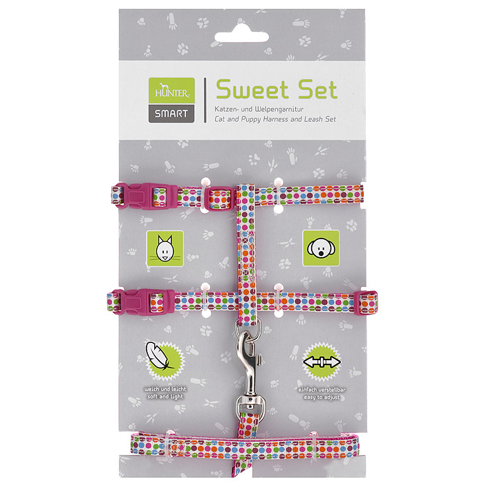 Шлейка для кошек и собак Hunter Smart Seventies, цвет: розовый, 1,2 м0120710 Шлейка для кошек и собак Hunter Smart Seventies, цвет: розовый, 1,2 м0120710Шлейка для кошек и собак Hunter Smart Seventies изготовлена из нейлона, украшена ярким орнаментом. Фурнитура выполнена из хромированного металла. Благодаря пластиковым бегункам на шлицах, размер шлейки регулируется и фиксируется. Длина поводка: 1,2 м.Обхват шеи: 22 см - 33 см.Обхват груди: 22 см - 46 см.Ширина ремешка шлейки: 1 см.