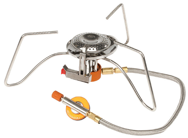 Газовая горелка Fire-Maple, с пьезоэлементом и шлангом. FMS-10467742 Газовая горелка Fire-Maple, с пьезоэлементом и шлангом. FMS-10467742Газовая горелка FMS-104 является самой мощной газовой горелкой в модельном ряду газовых горелок длятрекинга. Благодаря стальной раскладной платформе горелка имеет зону опоры в 220 мм, что отличаетсяповышенной устойчивостью при использовании с котелками большой емкости. При внушительной зоне опорыгорелка складывается до минимальных размеров 134 мм х 77,5 мм. За счет особой амортизации стальных опор этагорелка отлично ведет себя на неровной поверхности. Дополнительные протекторы на лапках-держателях в видежелобов предотвращают непредвиденное скольжение посуды во время готовки. Гибкий шланг позволяет принеобходимости перевернуть газовый баллон и использовать топливо полностью, а при необходимости удалитьсменный картридж на требуемое расстояние от горелки. Газовая горелка FMS-104 снабжена ниппелем, особой системой предотвращения потери топлива при каждомподсоединении и отсоединении сменного картриджа. Это позволяет в разы снизить расход жизненнонеобходимого топлива в путешествии. За счет особой конструкции горелки конфорка расположена максимальнонизко, что позволяет сократить прямое воздействие ветра на пламя. Модель FMS-104 оснащена пьезоэлектрическим поджигом, что позволяет зажечь пламя одной рукой. Горелкаимеет кольцевую форму пламени, обладает высоким тепловым КПД, что обеспечивает стабильный и быстрыйпрогрев посуды. Эта модель отлично подходит для использования с резьбовыми сменными картриджами любых типов. Возможноподсоединение к цанговому баллону при помощи адаптера FMS-701. 1 литр воды закипает за 3 минуты 55 секунд. При условиях: (ГОСТ 2939-63) Атмосферное давление 760 мм рт. ст.,температура воздуха 20 °С, влажность 0%, температура воды 20 °С.Расход топлива при использовании фирменных сменных картриджей Fire-Maple серии FMS-G составляет: Сменныйкартридж FMS-G3 110 г ~33 минут, сменный картридж FMS-G2 230 г ~70 минут и сменный картридж FMS-G5 450 г ~135минут.Расход топлива: 135 мин
