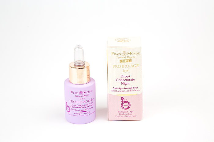 Frais Monde Сыворотка для век Pro Bio Age, ночная, концентрированная, 15 мл4515403 Frais Monde Сыворотка для век Pro Bio Age, ночная, концентрированная, 15 мл4515403Концентрированная ночная сыворотка для век Frais Monde Pro Bio Age возвращает упругость и эластичность, значительно сокращает морщины, убирает темные круги под глазами. Активные ингредиенты: -Экстракт ламинарии активизирует микроциркуляцию крови, выработку коллагена и эластина. -Экстракт красных водорослей восстанавливает тонус и блеск. Способ применения: нанести небольшое количество сыворотки на кожу век, мягко помассировать.Товар сертифицирован.
