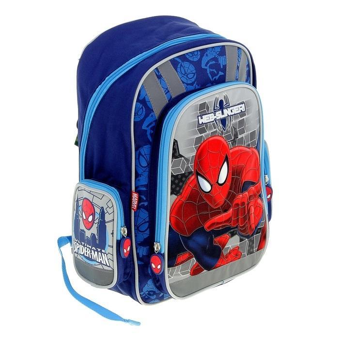 Рюкзак эргономичный сEVA-спинкой.Размер 38 x 29 x 13 см, Spider-man72523WD Рюкзак эргономичный сEVA-спинкой.Размер 38 x 29 x 13 см, Spider-man72523WDСпинка выполнена с использованием высокотехнологичного упругого материала (EVA) и специально расположенных эргономических элементов с воздухообменной сеткой, служащих для правильного и безопасного распределения нагрузки на спину ребенка. Лямки рюкзака специальной S-образной формы с поролоном и воздухообменной сеткой регулируются по длине. Данные конструктивные особенности помогут обеспечить максимальный комфорт при ношении рюкзака за спиной ребенку любой комплекции. Основное отделение с двумя разделителями. Вместительный карман на фронтальной стенке рюкзака в который можно положить изделия форматом до А4 включительно. Внутри кармана есть органайзер для ручек, пеналов и мелочей. Рюкзак снабжен двумя боковыми карманами и текстильной ручкой с резиновым захватом. Дно рюкзака можно сделать жестким, разложив специальную панель с пластиковой вставкой, что повышает сохранность содержимого рюкзака и способствует правильному распределению нагрузки.
