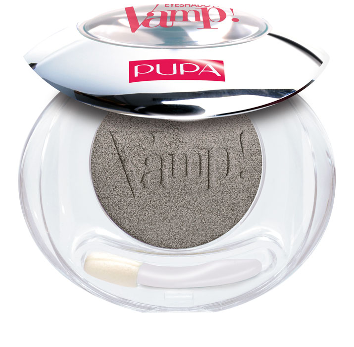 PUPA Компактные тени Vamp!, металлические, тон №400 хаки, 2,5 г812N10521 PUPA Компактные тени Vamp!, металлические, тон №400 хаки, 2,5 г812N10521Vamp! - компактные тени для век.Чистый цвет - безупречное нанесение. Взгляд звезды за несколько секунд. Vamp! Compact подарит вам чистейший, насыщенный цвет, равномерно распределяющийся при первом нанесении. Благодаря мягкой, кремовой текстуре тени легко наносятся и растушевываются, позволяя варьировать интенсивность тона. 24 ярких оттенка с высокой концентрацией пигментов и тремя различными эффектами - матовым, металлическим и глянцевым - созданы для бесконечного количества комбинаций цветов и всегда неповторимого образа Vamp! Результат? Несравнимый цвет и притягательный взгляд на целый день! Новый практичный формат pret-a-porter.Низкий риск возникновения аллергии. Офтальмологически тестированы.Товар сертифицирован.