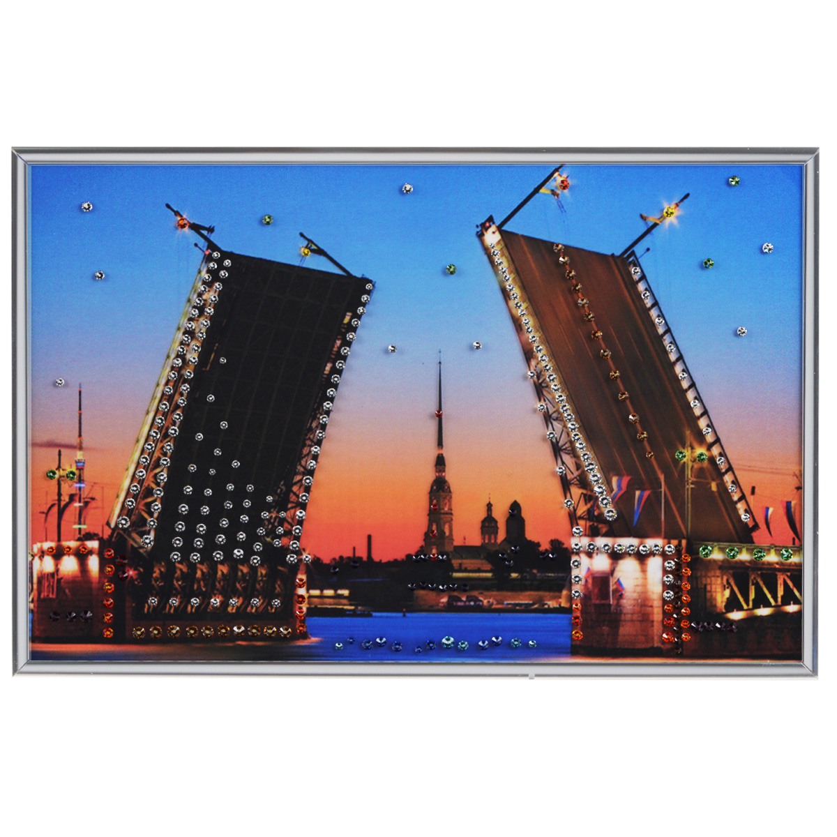 Картина с кристаллами Swarovski Дворцовый мост, 30 см х 20 см12723 Картина с кристаллами Swarovski Дворцовый мост, 30 см х 20 см12723Изящная картина в металлической раме, инкрустирована кристаллами Swarovski, которые отличаются четкой и ровной огранкой, ярким блеском и чистотой цвета. Красочное изображение дворцового моста, расположенное под стеклом, прекрасно дополняет блеск кристаллов. С обратной стороны имеется металлическая петелька для размещения картины на стене.Картина с кристаллами Swarovski Дворцовый мост элегантно украсит интерьер дома или офиса, а также станет прекрасным подарком, который обязательно понравится получателю. Блеск кристаллов в интерьере, что может быть сказочнее и удивительнее. Картина упакована в подарочную картонную коробку синего цвета и комплектуется сертификатом соответствия Swarovski.