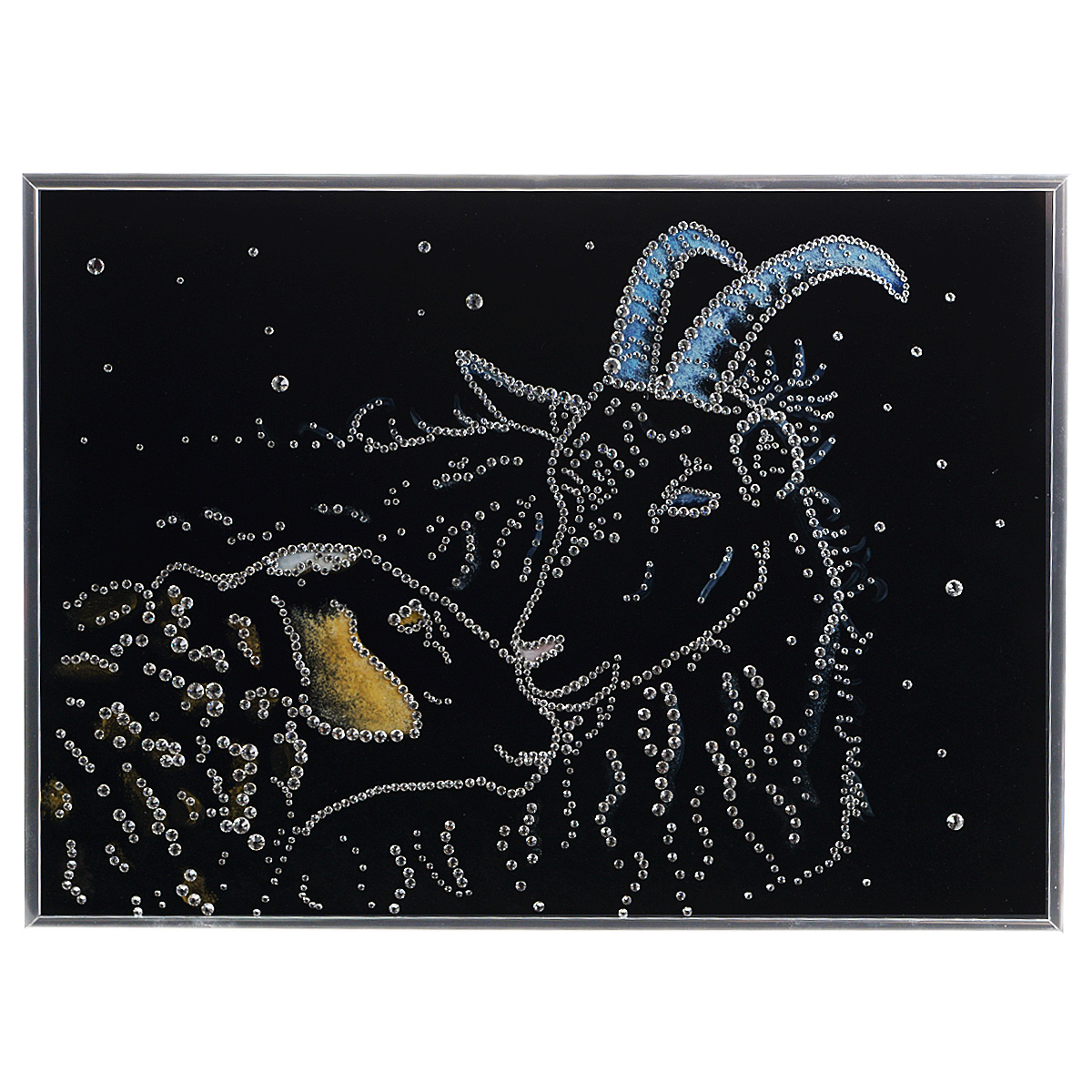 Картина с кристаллами Swarovski Овечка и козел, 40 см х 30 см25051 7_желтый Картина с кристаллами Swarovski Овечка и козел, 40 см х 30 см25051 7_желтыйИзящная картина в алюминиевой раме Овечка и козел инкрустирована кристаллами Swarovski, которые отличаются четкой и ровной огранкой, ярким блеском и чистотой цвета. Идеально подобранная палитра кристаллов прекрасно дополняет картину. С задней стороны изделие оснащено специальной металлической петелькой для размещения на стене. Картина с кристаллами Swarovski элегантно украсит интерьер дома, а также станет прекрасным подарком, который обязательно понравится получателю. Блеск кристаллов в интерьере - что может быть сказочнее и удивительнее. Изделие упаковано в подарочную картонную коробку синего цвета и комплектуется сертификатом соответствия Swarovski.