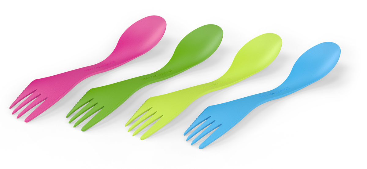 Ловилка Light My Fire Spork Original, цвет: голубой, лайм, зеленый, фуксия, 4 штWS 7064 Ловилка Light My Fire Spork Original, цвет: голубой, лайм, зеленый, фуксия, 4 штWS 7064Комплект из четырех ловилок Spork Original яркой расцветки. Они сочетают в себе ложку, вилку и нож. Выполнены из легкого и прочного термостойкого пластика. Вес каждой ловилки всего 9 грамм! Длина 17 см. Качество изготовления пластика соответствует последним европейским экологическим стандартам, поэтому ловилкой могут пользоваться даже маленькие дети. Набор таких ловилок пригодится дома и прекрасно впишется в интерьер вашей кухни, а так же будут незаменимы в походе, загородной поездке или на пикнике. Их легко мыть даже в холодной воде и пригодны к мытью в посудомоечной машине, к тому же ловилка не повреждает тефлоновое покрытие посуды. С этим набором вы никогда не останетесь без внимания окружающих!