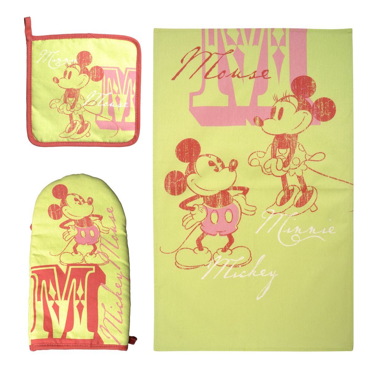 Набор для кухни Disney Mickey&Minnie, 3 предмета. 65095115510 Набор для кухни Disney Mickey&Minnie, 3 предмета. 65095115510Набор для кухни Disney Mickey&Minnie, выполненный из 100% хлопка, состоит из полотенца, прихватки, варежки. Предметы набора оформлены изображением Микки Мауса и Минни Мауса. Прихватку и рукавицу можно подвешивать благодаря имеющимся на них петелькам. Такой набор - отличный вариант для практичной и современной молодой хозяйки.Размер полотенца: 37 см х 62 см.Размер прихватки: 18 см х 18 см.Размер варежки: 15 см х 28 см.