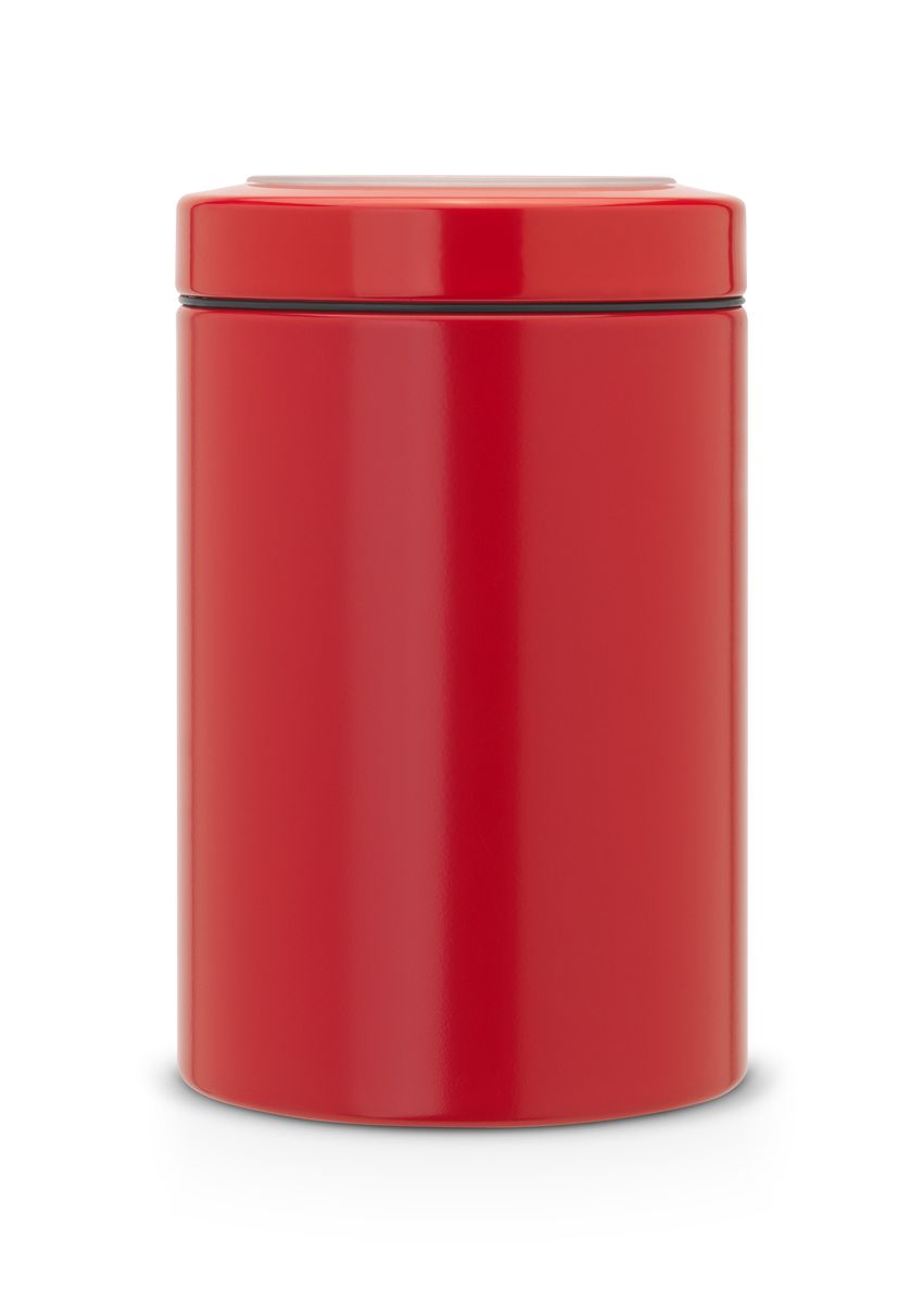 Контейнер Brabantia, цвет: красный, 1,4 л. 484049VT-1520(SR) Контейнер Brabantia, цвет: красный, 1,4 л. 484049VT-1520(SR)Контейнер Brabantia с прозрачной крышкой изготовлен из антикоррозийной стали с защитным покрытием. Благодаря антистатической поверхности содержимое контейнера не прилипает к пластиковому окошку. Герметичная крышка не пропускает запахи и позволяет дольше сохранять свежесть и аромат продуктов.Удобный и легкий контейнер позволит вам хранить всевозможные продукты, а благодаря современному дизайну он впишется в любой интерьер. Размер контейнера: 11 см х 11 см х 17 см. Объем контейнера: 1,4 л.
